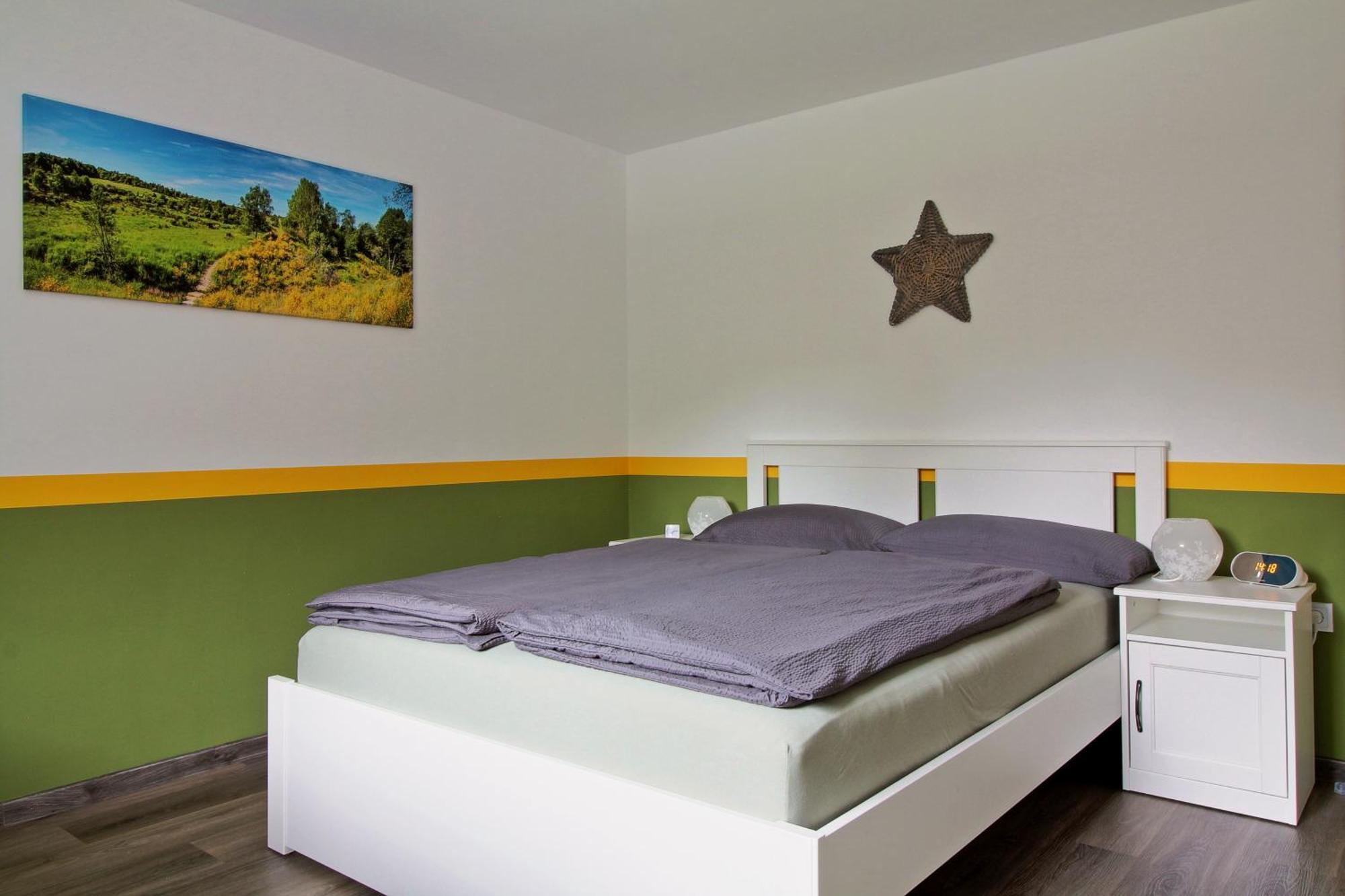 Toms Gaestehaus Шляйден Номер фото